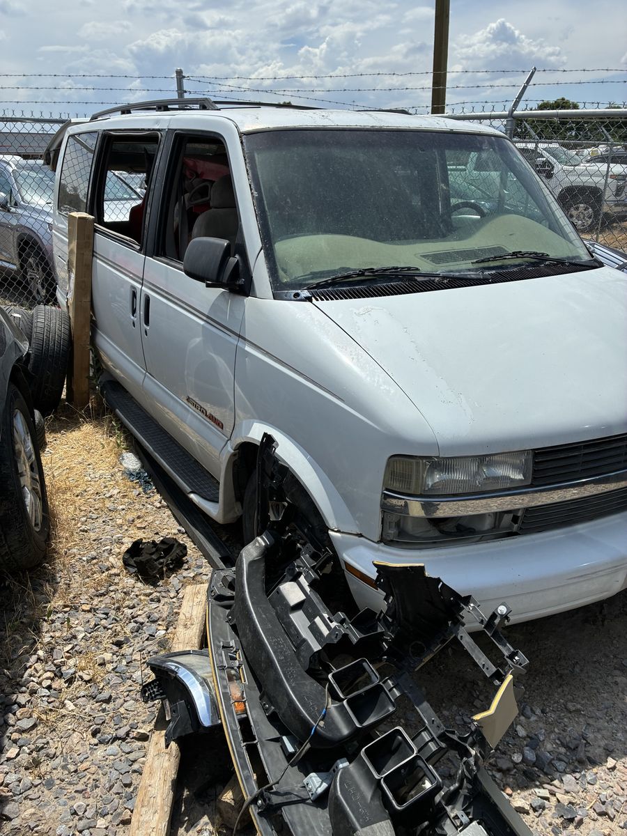 01 Astro AWD Van for parts make offers!!!