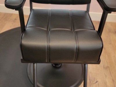 NEW salon chair