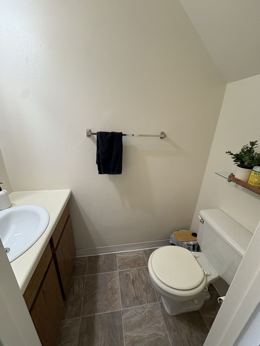 Main image 4