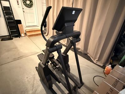 Gently Used NordicTrack X16 Elliptical