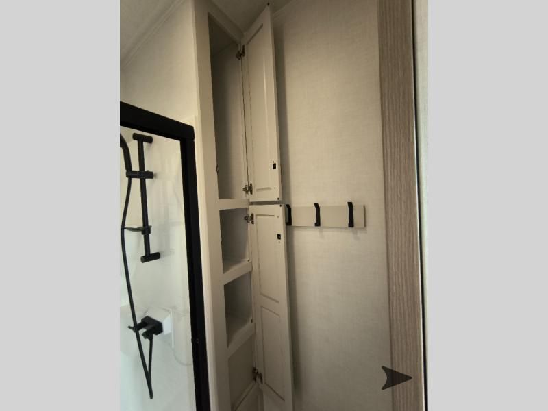 Main image 13
