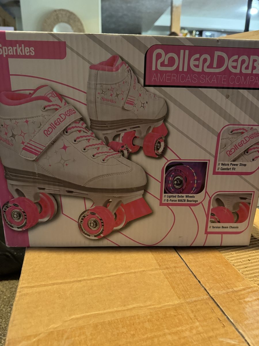 Roller Derby Sparkles Model 1979 Girls' Size 2 Roller Skates with Lighted Wheels