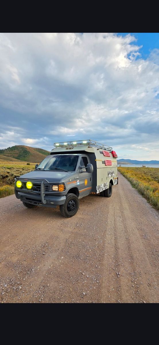 2007 Ford E-350 and Econoline 350 XLT