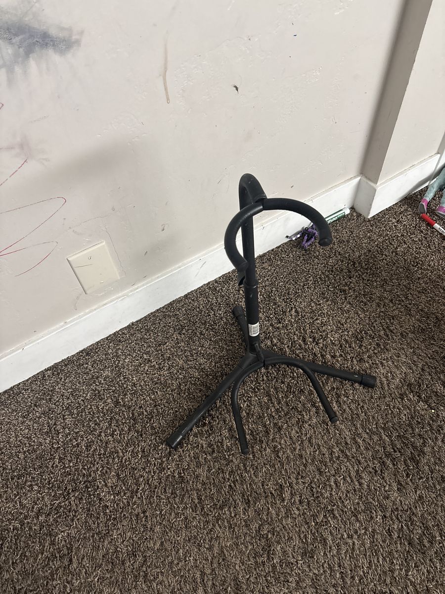 Guitar stand