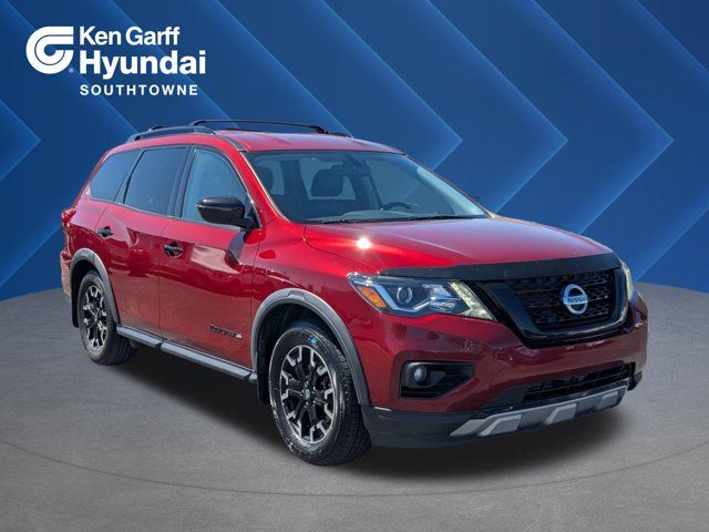 2020 Nissan Pathfinder SV