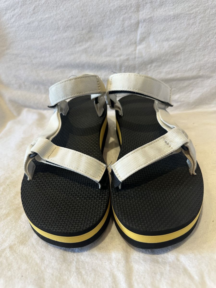 Teva Women’s Size 9 Creme Sports Sandals