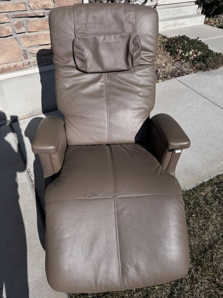 Cashew Leather Chair