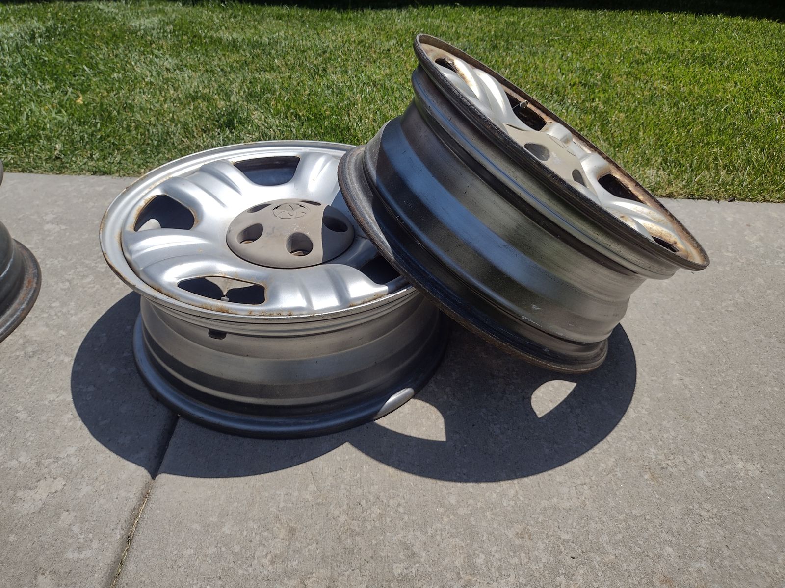 Toyota Rav 4 stock wheels