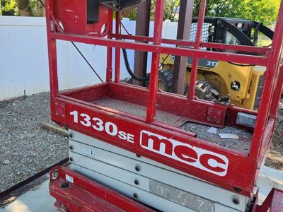 2018 mec 1330se scissor lift