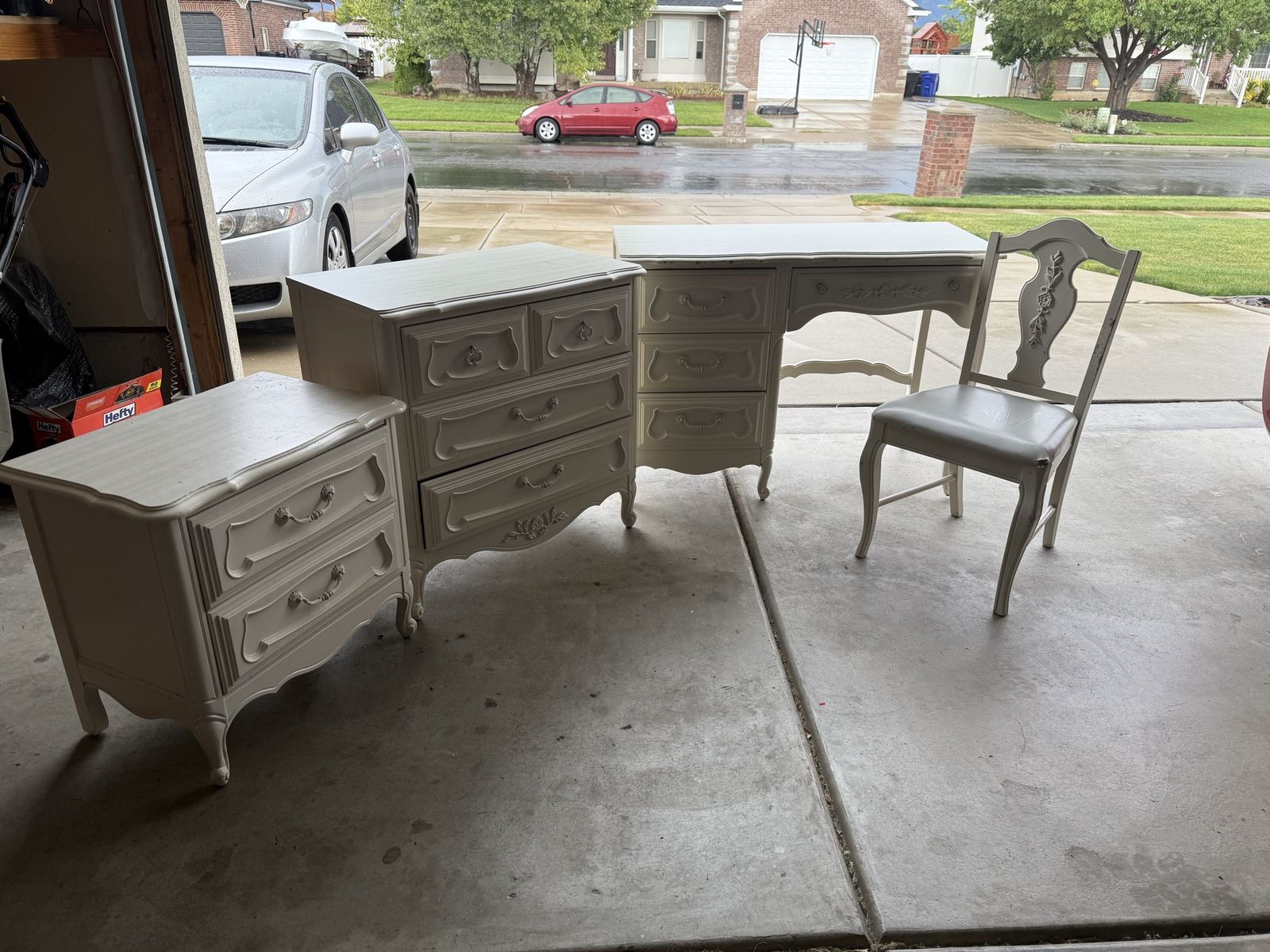 Vintage Thomasville French Provincial Bedroom Furniture Set – 4 Pieces