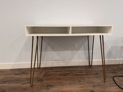 Target Threshold Writing Desk