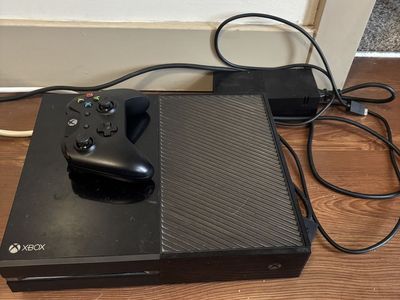 Xbox one and controller