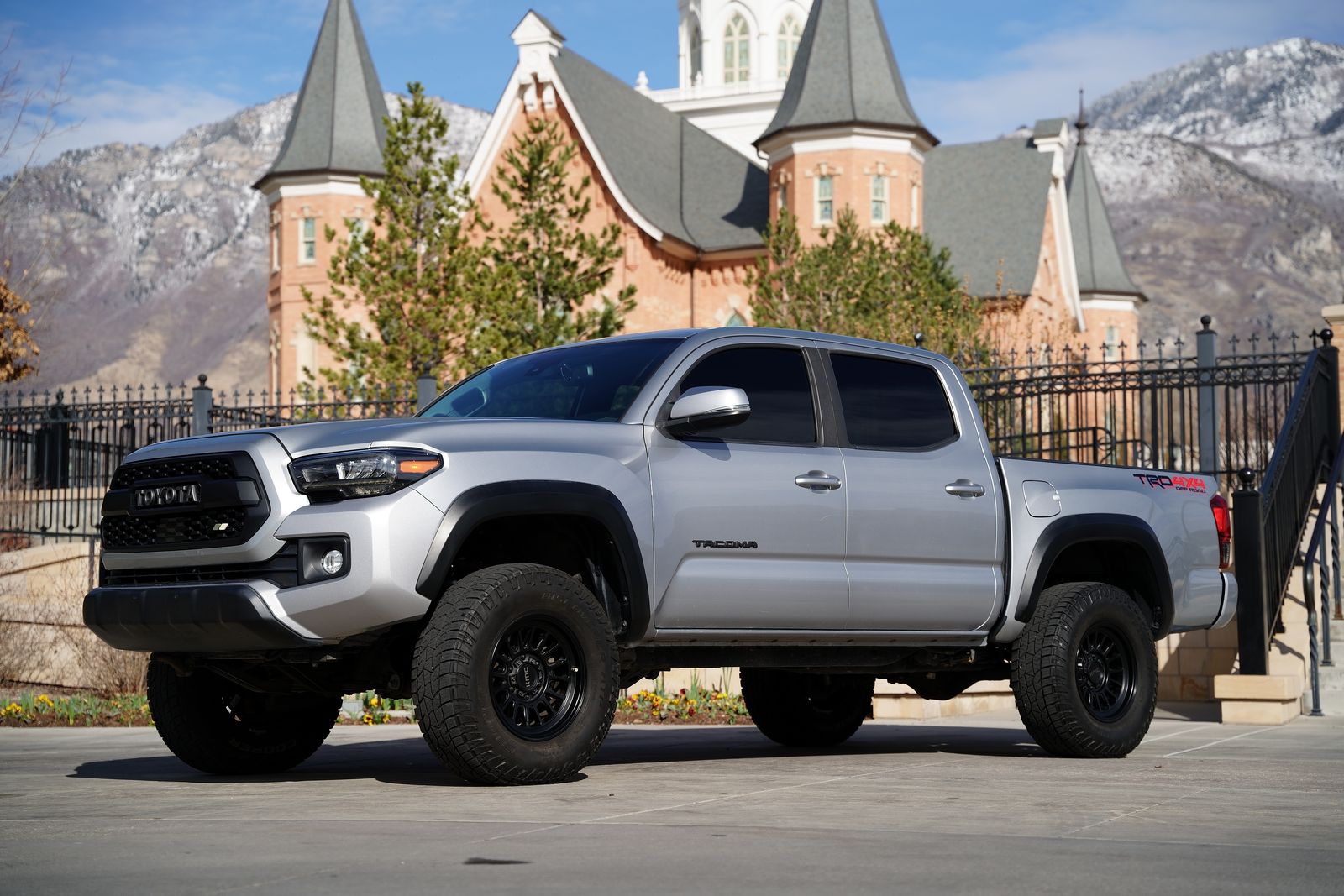 2019 TOYOTA TACOMA TRD Off-Road