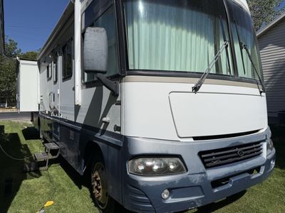 2003 Winnebago Adventure 35u Motorhome - Class A RV