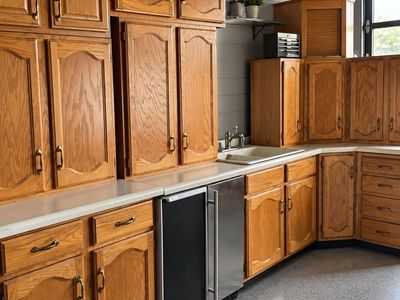 Oak Wood Kitchen Cabinets Set with Countertops and Sink