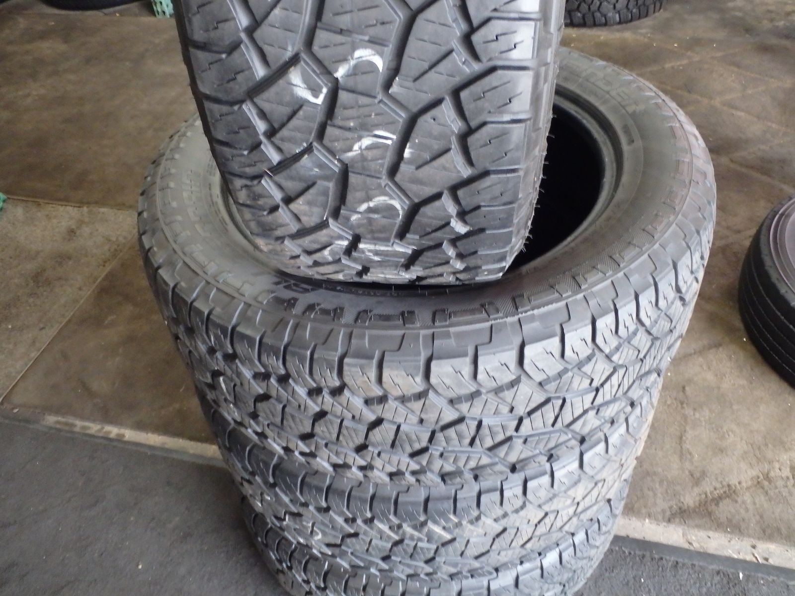 275/55R20 PATHFINDER ALL TERRAIN SET OF USED TIRES