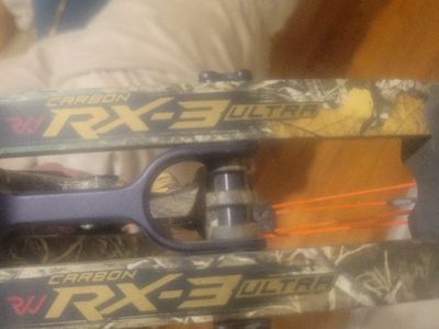 Hoyt Carbon RX-3 Ultra Compound Bow Camo 70-80 lbs 27.0-30.0 DL