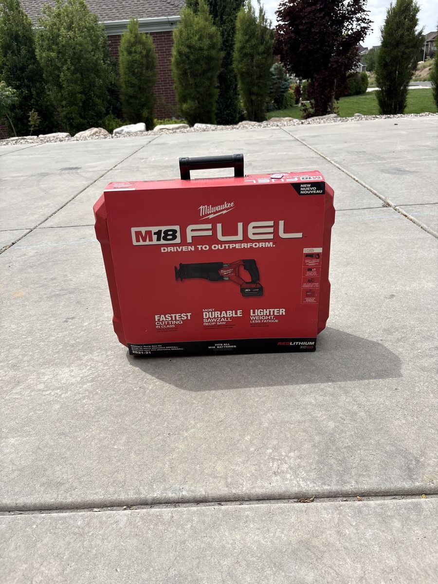 Milwaukee Saw Kit Unopened