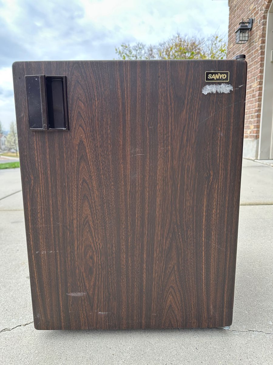 Sanyo Mini Fridge