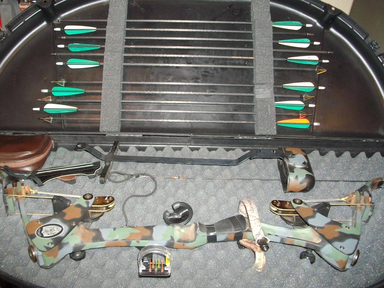 ONEIDA TOMCAT COMPOUND BOW