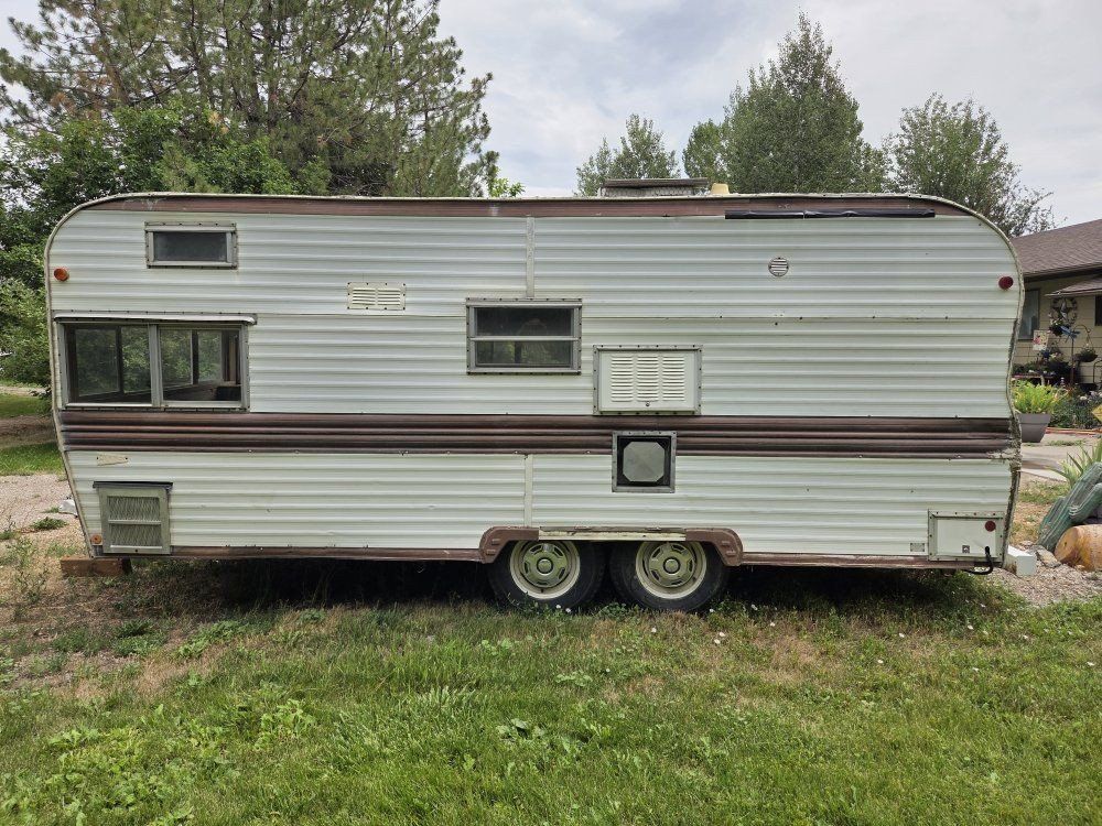 Vintage Excel Travel Trailer - Great Project Camper. 1971