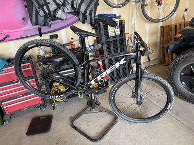 Trek Pro Caliber 6 Mountain Bike - Black, Hardtail, 29" Wheels, Used
