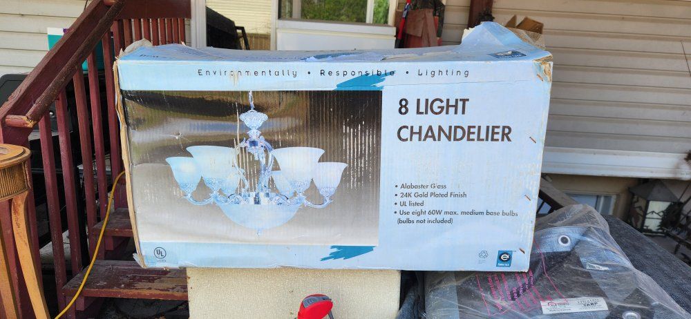 8-Light Chandelier with Alabaster Glass & 24K Gold Plated Finish