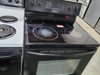 SAMSUNG GLASS TOP RANGE! WITH A FULL WARRANTY
