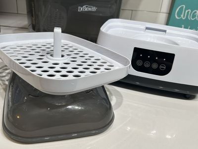Bottle sanitizer