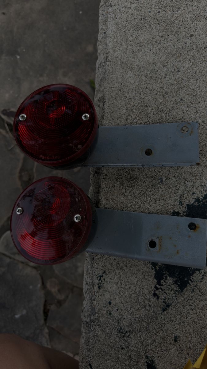 Tail gate light c10