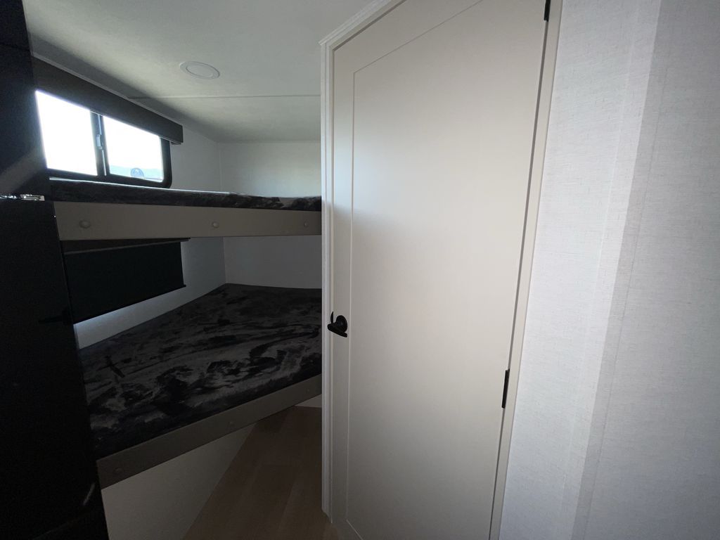 Main image 30