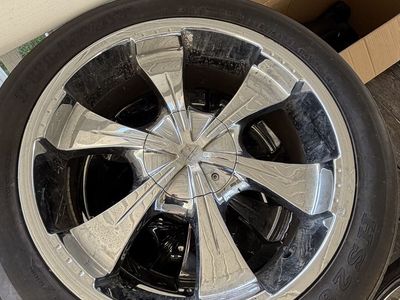 Chrome rims 22inch 5 slugs