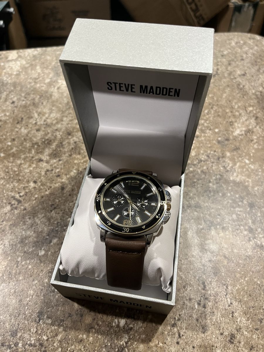 Mens watch
