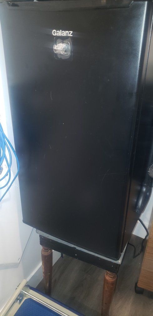 Galanz Mini Fridge Black Compact Refrigerator