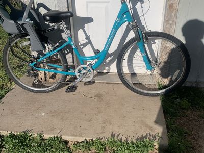 Specialized expedition step through women’s seven speed bicycle