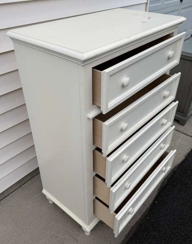 Main image 3