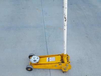 Wilmar 2.25 Ton Garage Jack