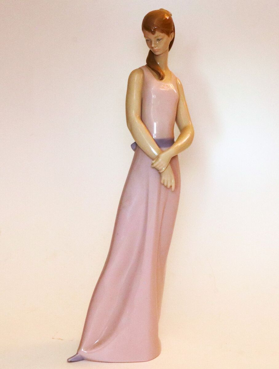 Lladro The Lady Of The Rose #6857 Figurine 13.5" Tall Vintage Retired