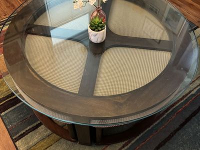 Round coffee Table W/ Chairs