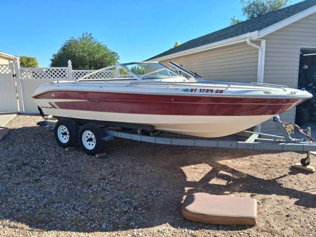 Sea Ray 200 signature BR Bowrider Boat with Trailer