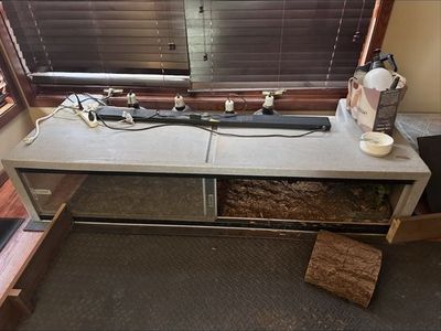 Vision Cage V600 Like New