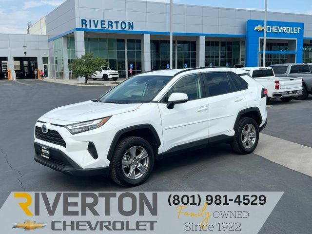 2024 Toyota RAV4 LE