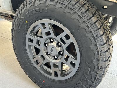 Toyota 4runner Tacoma TRD Pro Falken At4w NEW