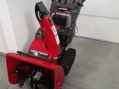 Brand New 2025 Honda HSS724 Track Drive Snowblower