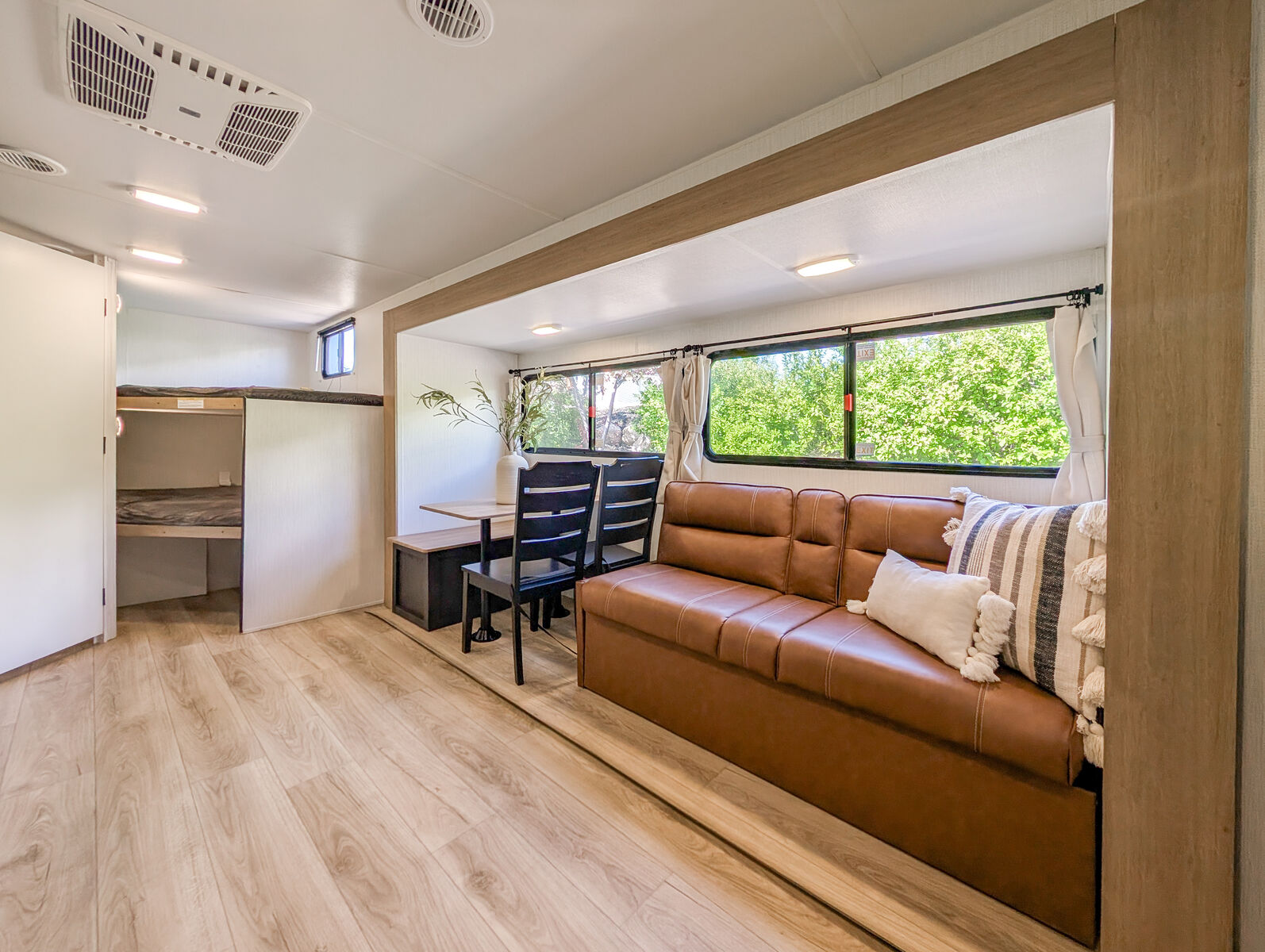 LIKE NEW 2024 Heartland Pioneer!