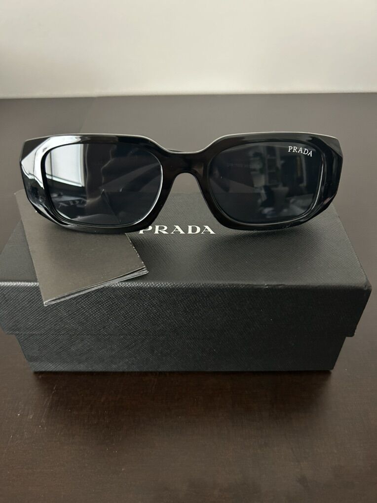 LUXURY UNISEX PRADA (Retail 500$+)