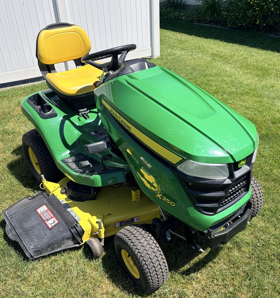 JOHN DEERE riding mower