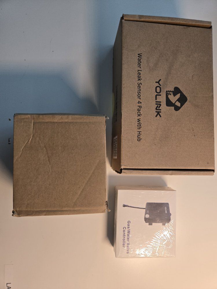 YoLink Smart Home Kit - Water Leak Sensor 4 Pack with Hub & Gas/Water Valve Controller