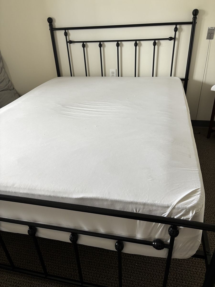 Black Metal Frame Bed with Mattress