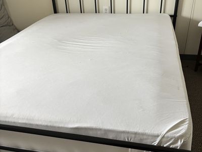 Black Metal Frame Bed with Mattress